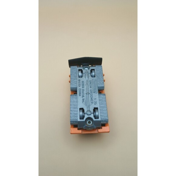 Matchbox 1999 Snow Groomer with Plow 1:64 Diecast Model - Picture 8 of 8